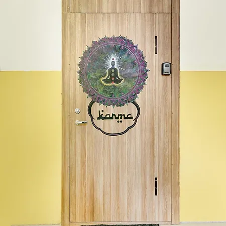With Free Sauna & Parking In Old Town