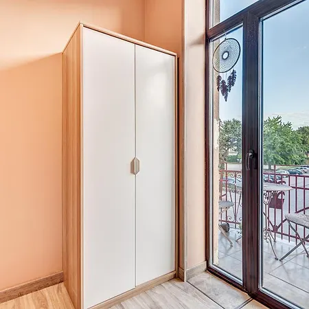 With Free Sauna & Parking In Old Town