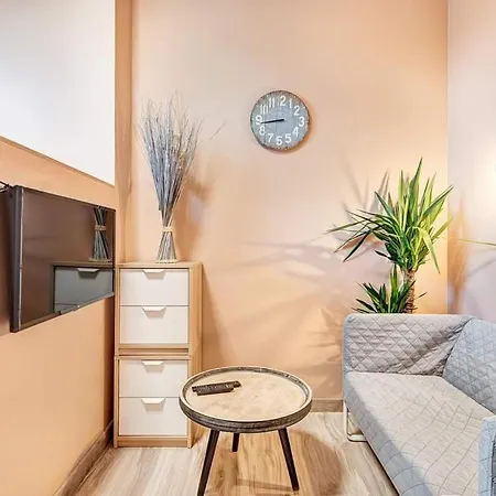 With Free Sauna & Parking In Old Town