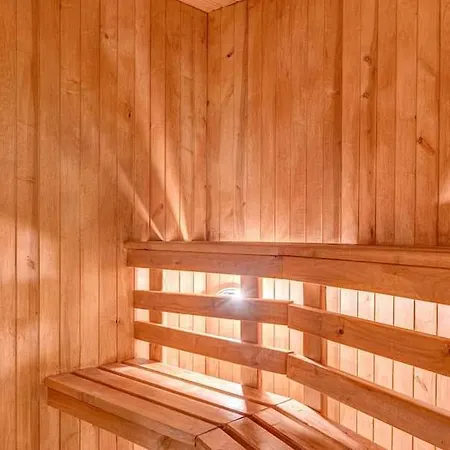 Homestay With Free Sauna & Parking In Old Town