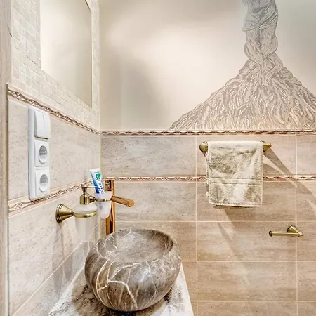 Homestay With Free Sauna & Parking In Old Town